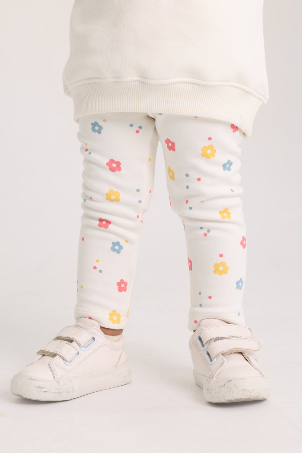 baby girls cotton outfit set – off-white with rainbow & flowers print