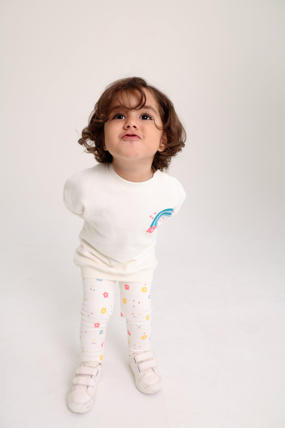 baby girls cotton outfit set – off-white with rainbow & flowers print