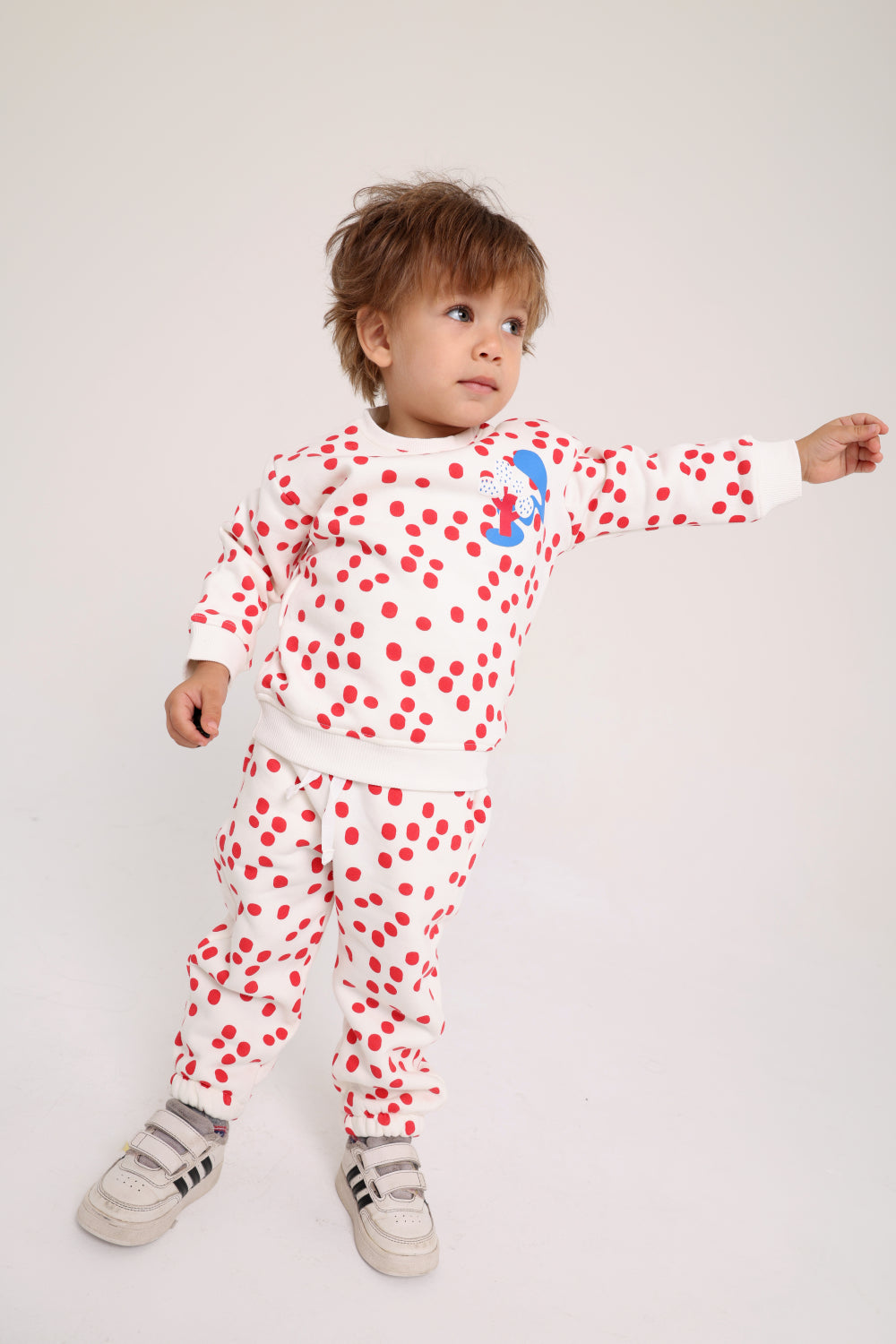 unisex cotton 2-piece outfit set – offwhite with red dots