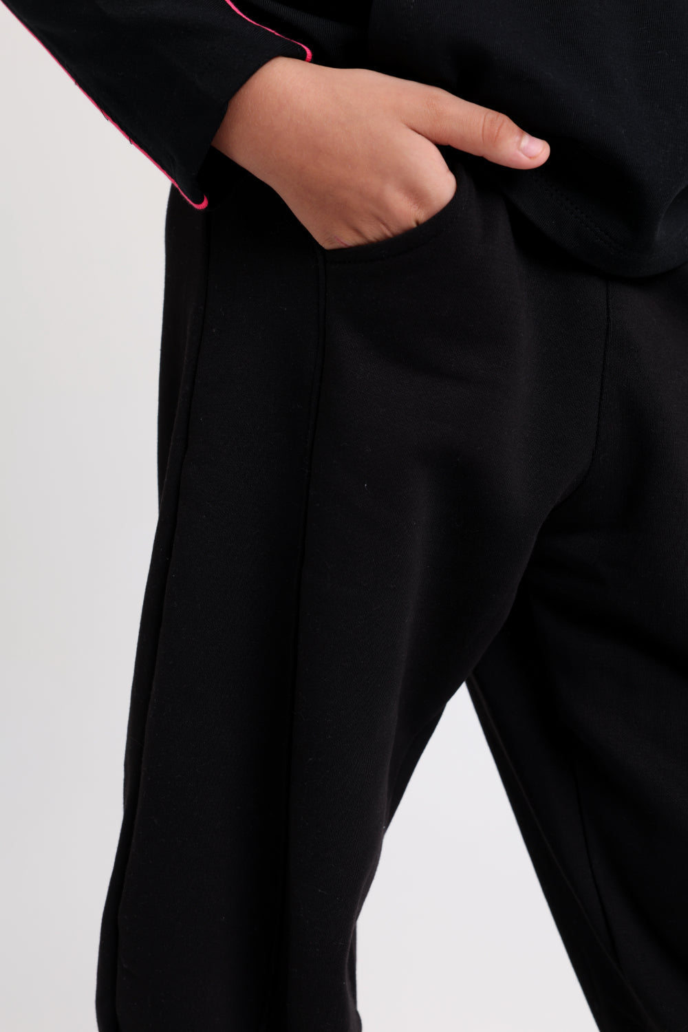 unisex barrel fit pants – black