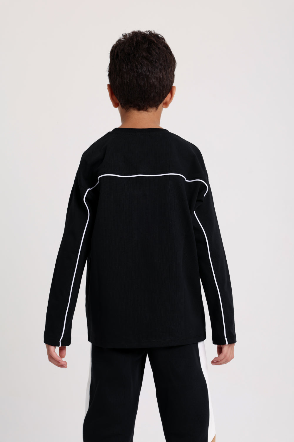 unisex cotton t-shirt black with white line print