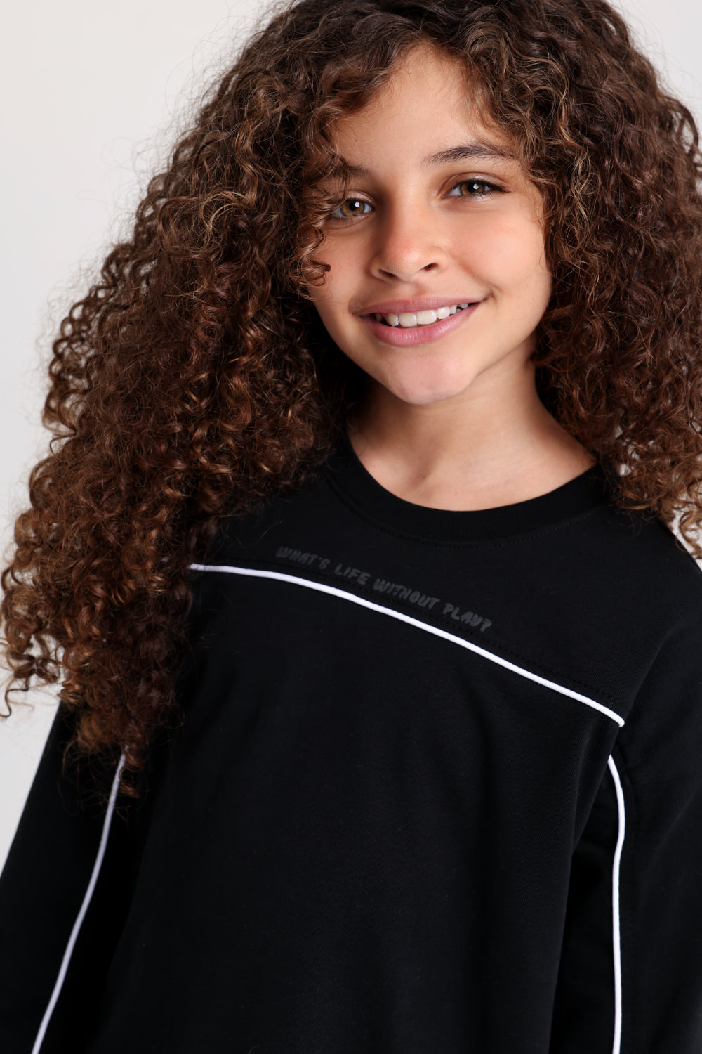 unisex cotton t-shirt black with white line print