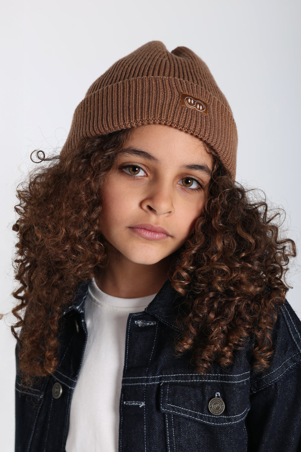 unisex cozy blend beanie – brown with double smiley fun
