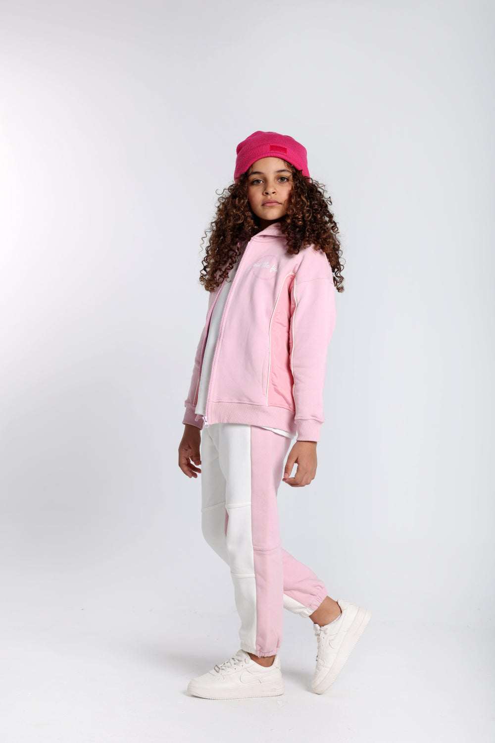 girls cotton sweat pants – offwhite & pink