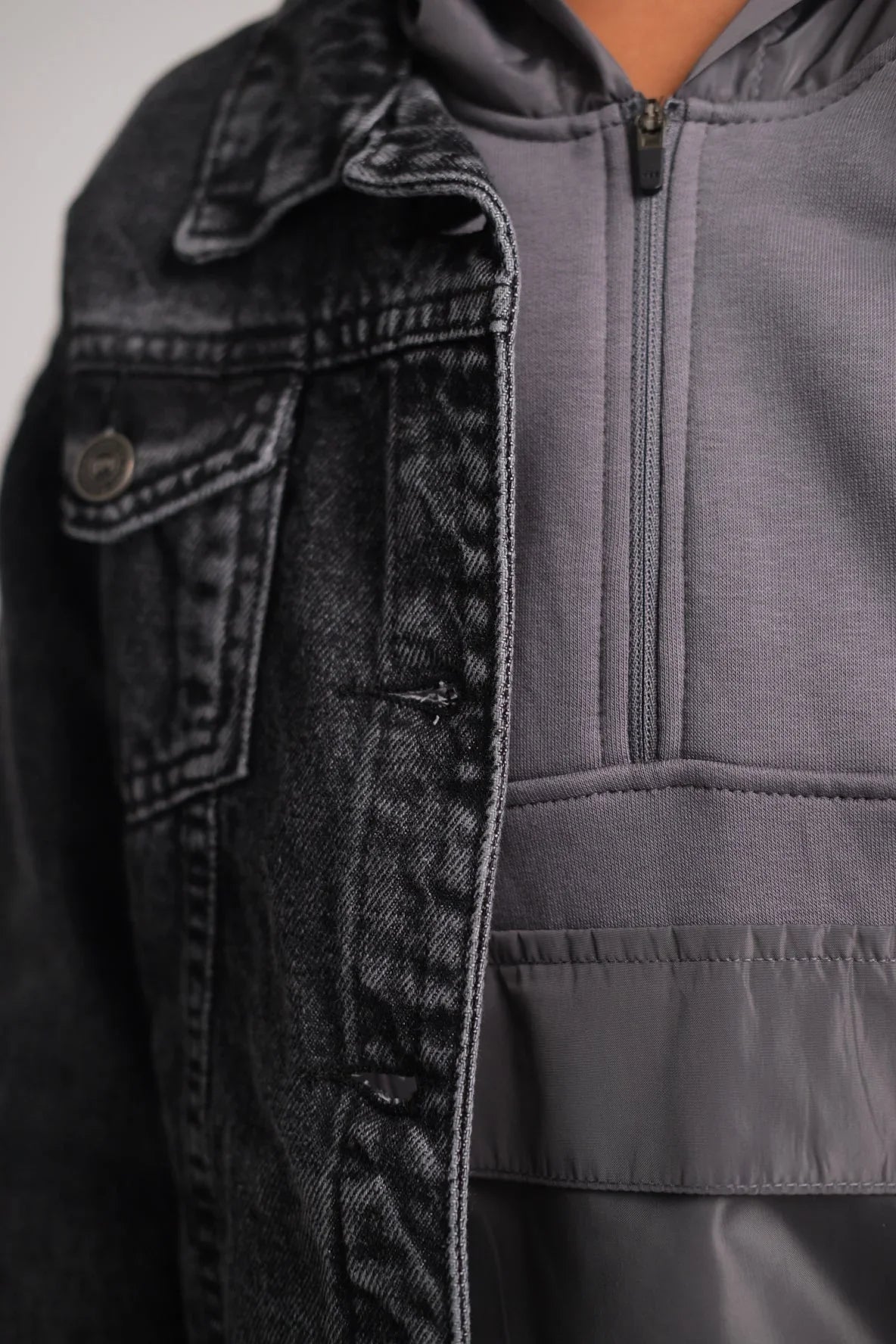 unisex grey long-sleeved jean jacket - playmore