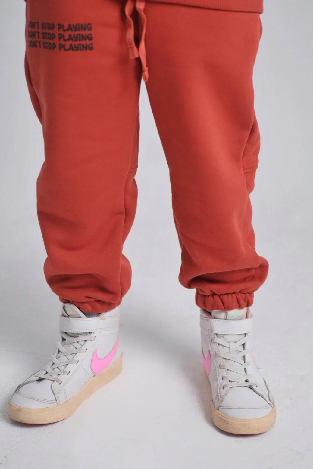 unisex brick "don't stop playing" sweatpants - playmore