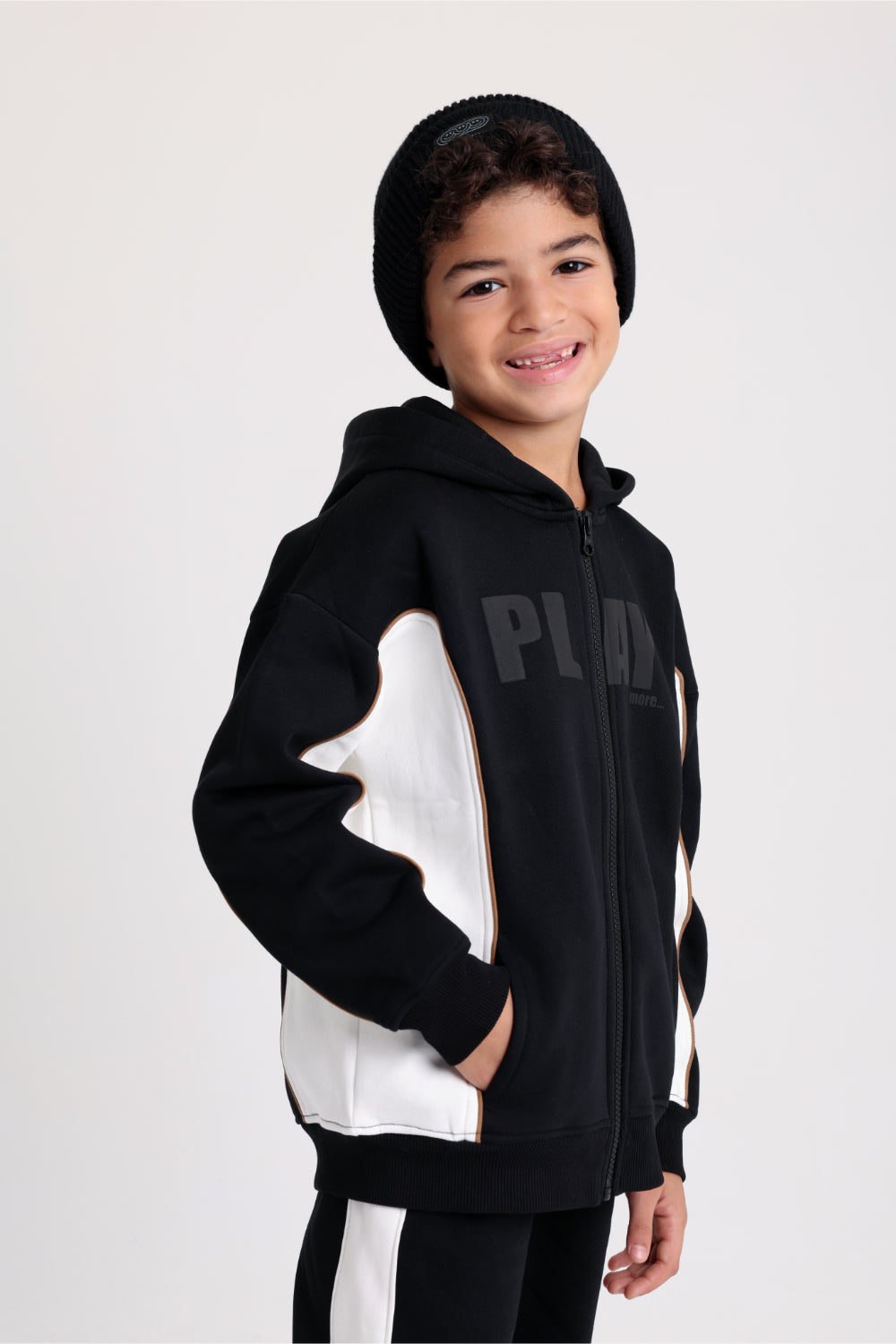 teens cotton hoodie – black with “play more” print