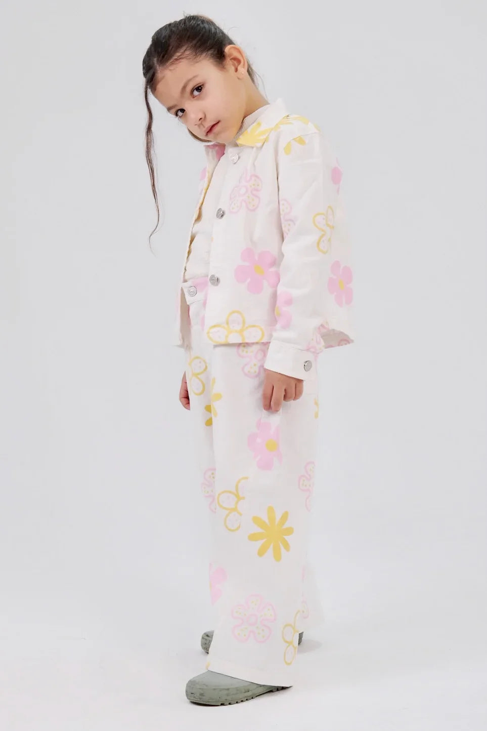 girls printed gabardine pants – offwhite with flowers - playmore