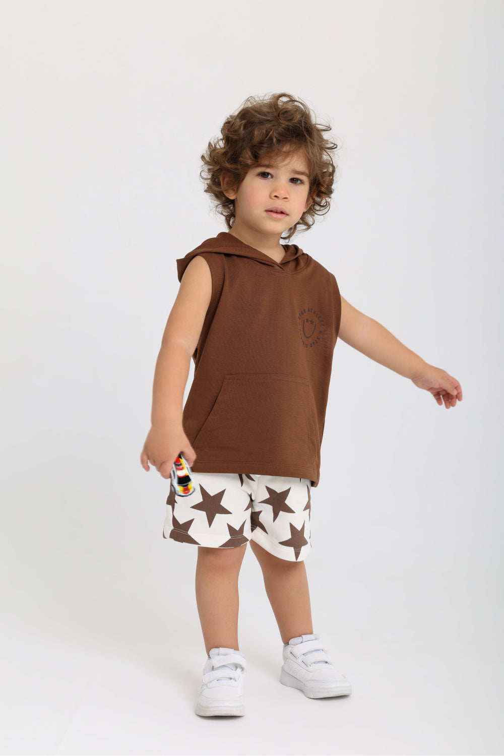 baby boys cotton shorts – off-white with stars print